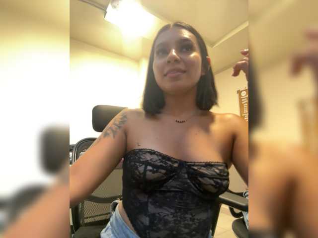 Alyssa-Ray live cam on BongaCams