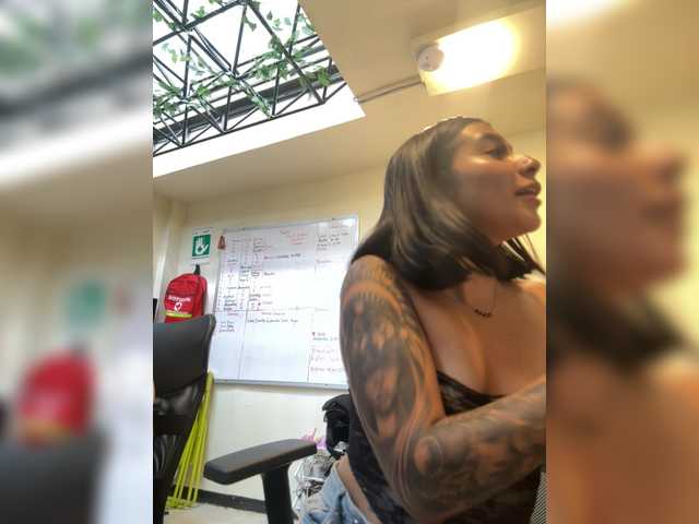 Alyssa-Ray live cam on BongaCams