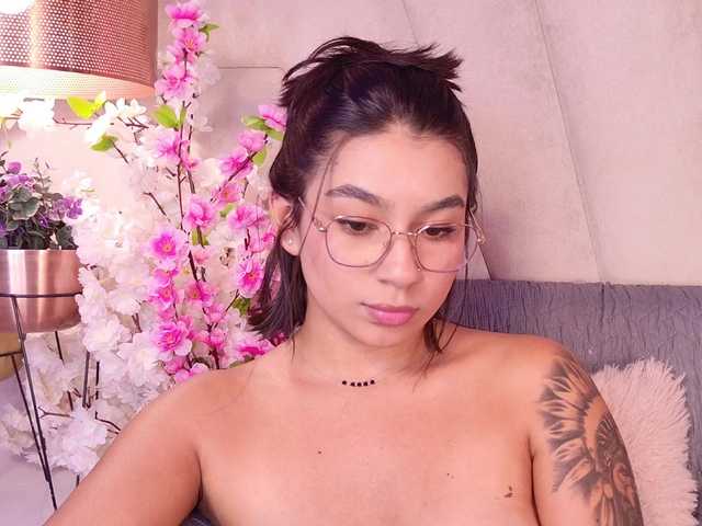 Alyssa-Ray live cam on BongaCams