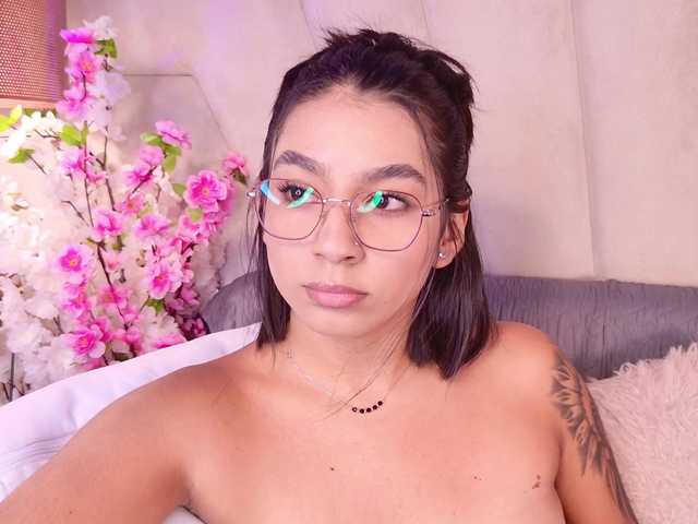 Alyssa-Ray live cam on BongaCams