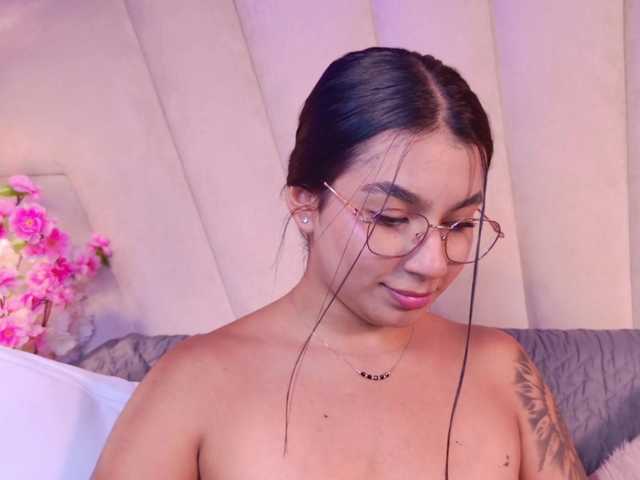Alyssa-Ray live cam on BongaCams