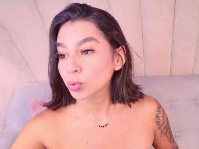 Alyssa-Ray webcam