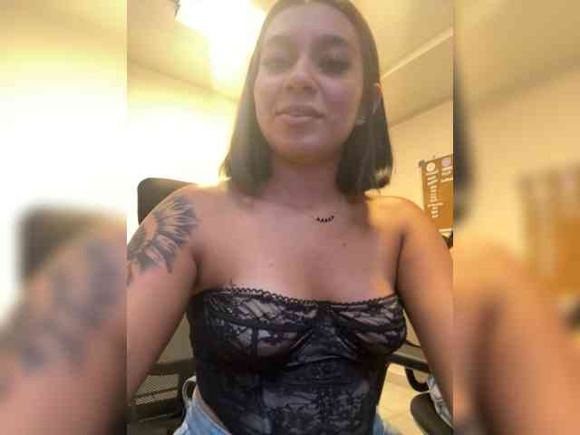 Alyssa-Ray webcam