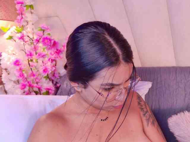 Alyssa-Ray webcam