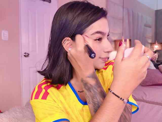 Alyssa-Ray Alyssa-Ray