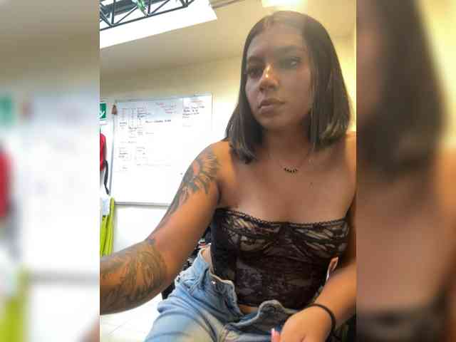 Alyssa-Ray webcam