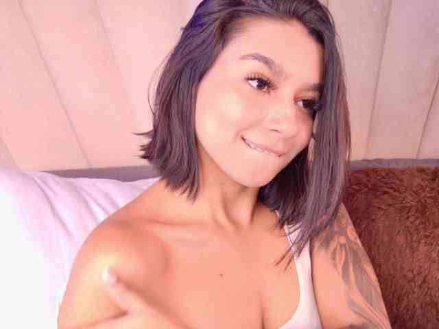 Alyssa-Ray webcam