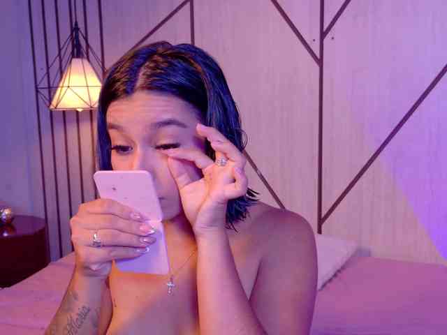 Alyssa-Ray webcam