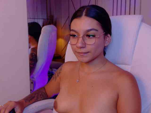 Alyssa-Ray webcam