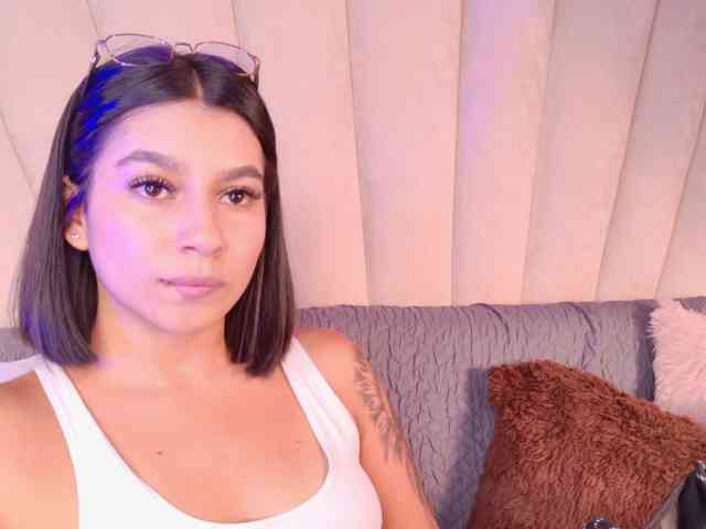 Alyssa-Ray webcam