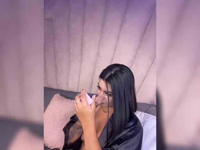 Alyssa-Ray webcam