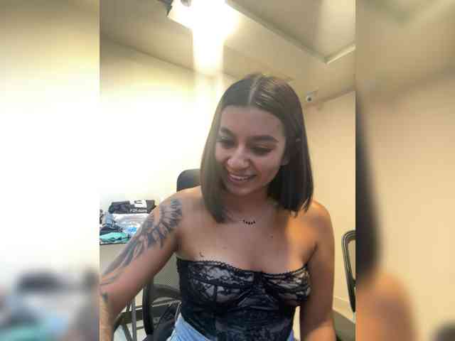Alyssa-Ray webcam
