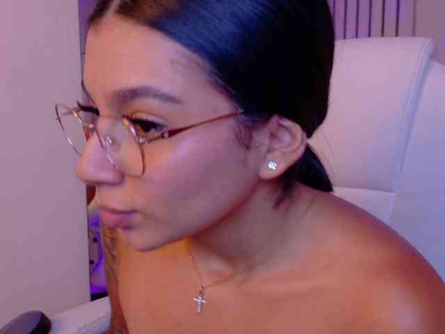 Alyssa-Ray webcam