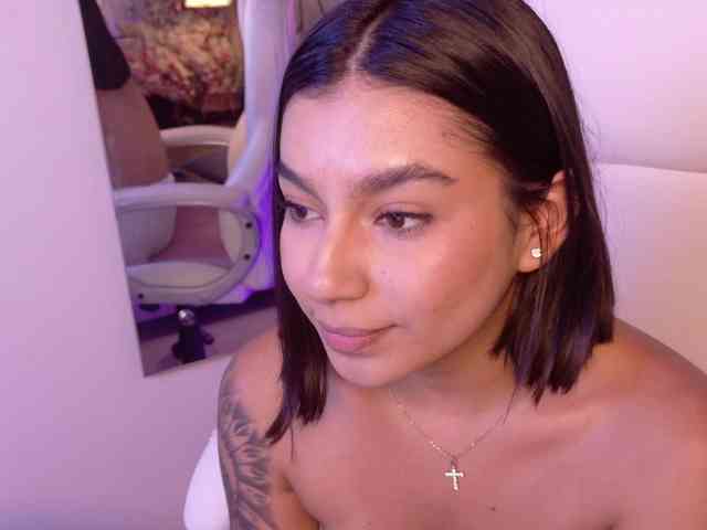 Alyssa-Ray webcam