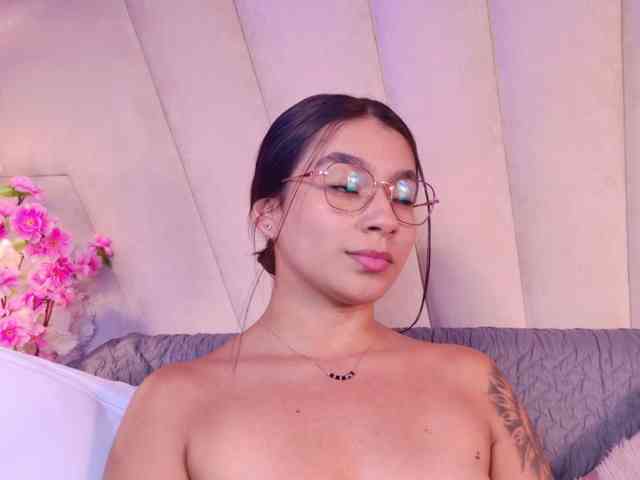 Alyssa-Ray webcam
