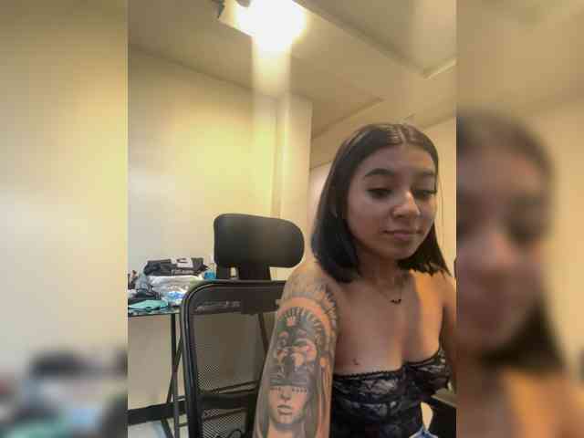 Alyssa-Ray webcam