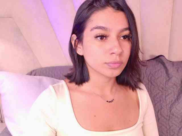 Alyssa-Ray webcam