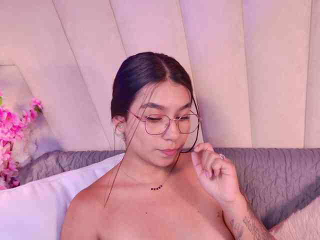 Alyssa-Ray webcam