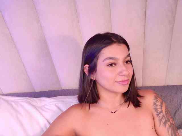 Alyssa-Ray webcam