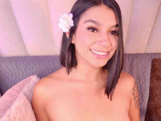 Alyssa-Ray webcam