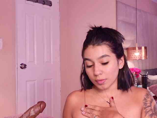 Alyssa-Ray webcam