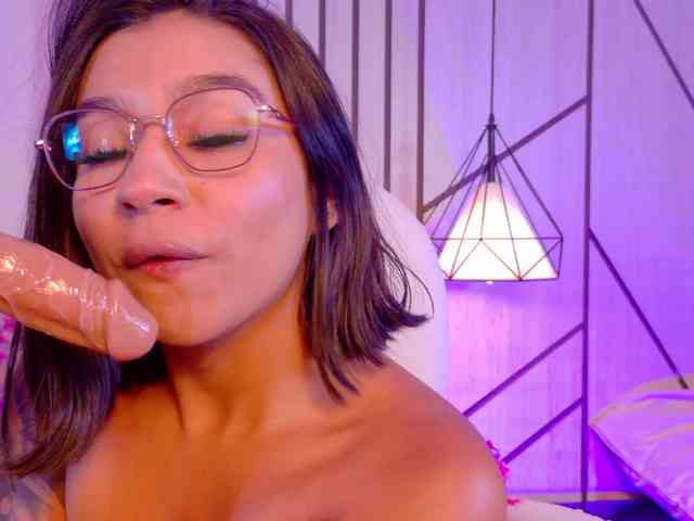 Alyssa-Ray webcam