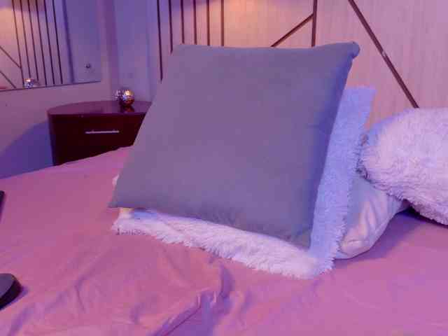 Alyssa-Ray webcam