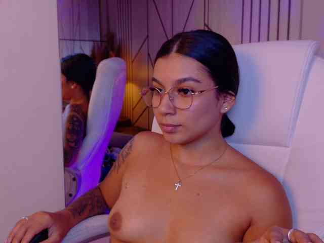 Alyssa-Ray webcam