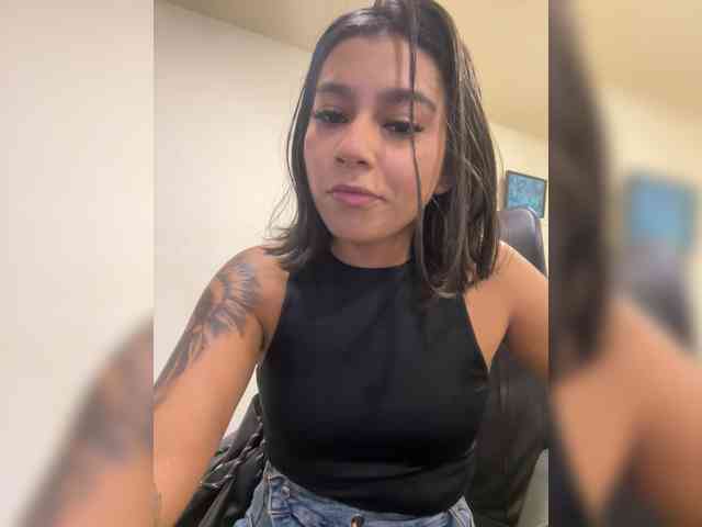 Alyssa-Ray webcam