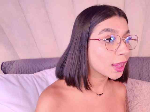 Alyssa-Ray webcam