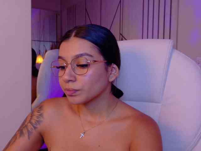Alyssa-Ray webcam
