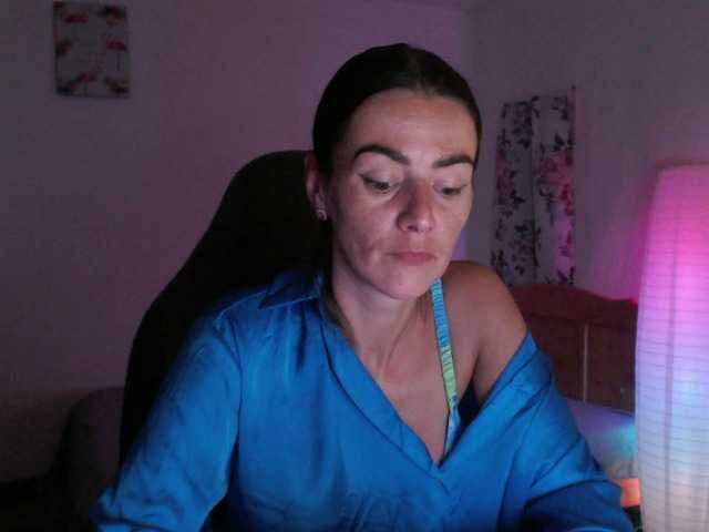 MissyDior live cam on BongaCams