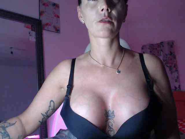 MissyDior webcam