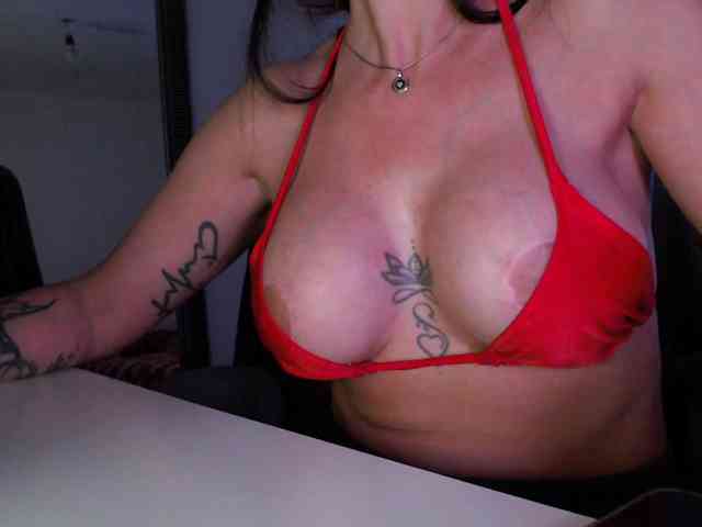 MissyDior webcam