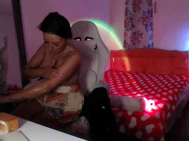 MissyDior webcam