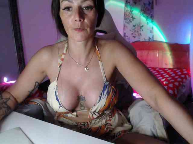 MissyDior webcam