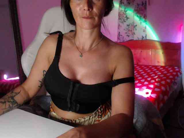 MissyDior webcam