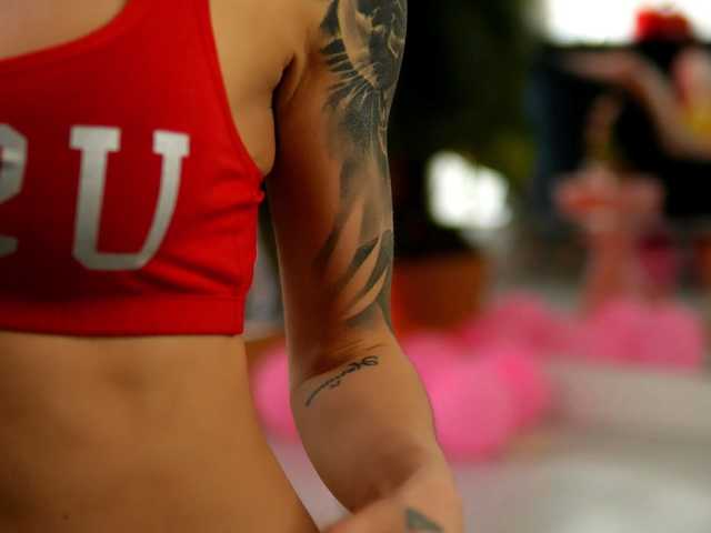 EvaAmanti's BongaCams show and profile