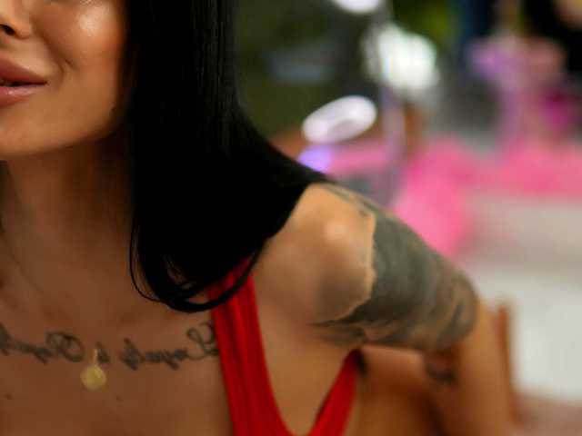 EvaAmanti's BongaCams show and profile