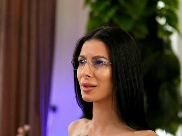 EvaAmanti's BongaCams show and profile