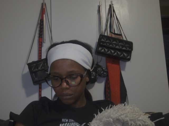 SexyBaddie live cam on BongaCams