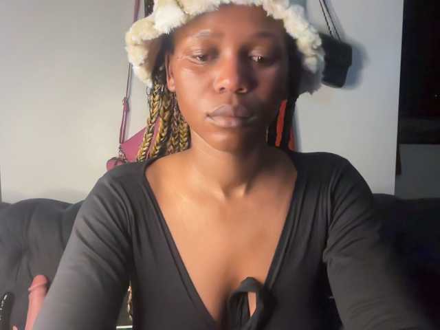 SexyBaddie live cam on BongaCams