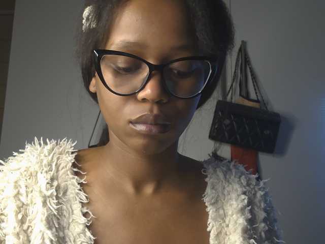 SexyBaddie live cam on BongaCams