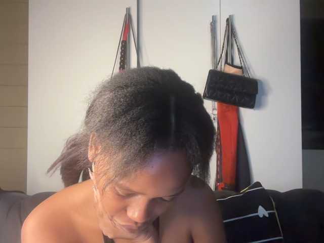 SexyBaddie live cam on BongaCams