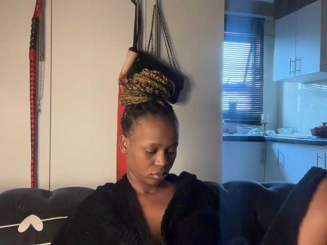 SexyBaddie live cam on BongaCams