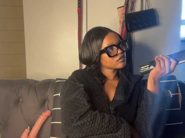 SexyBaddie live cam on BongaCams