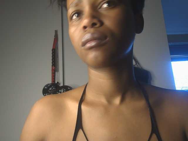 SexyBaddie live cam on BongaCams