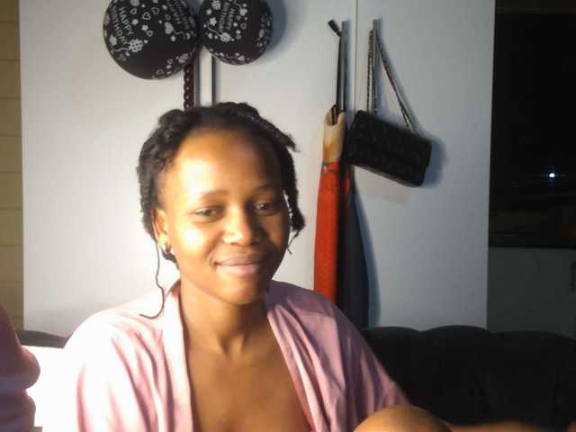 SexyBaddie live cam on BongaCams