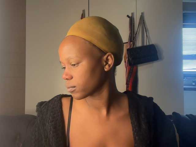 SexyBaddie live cam on BongaCams