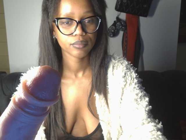 SexyBaddie live cam on BongaCams